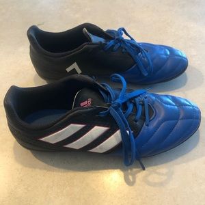 Adidas soccer shoes size 4.5